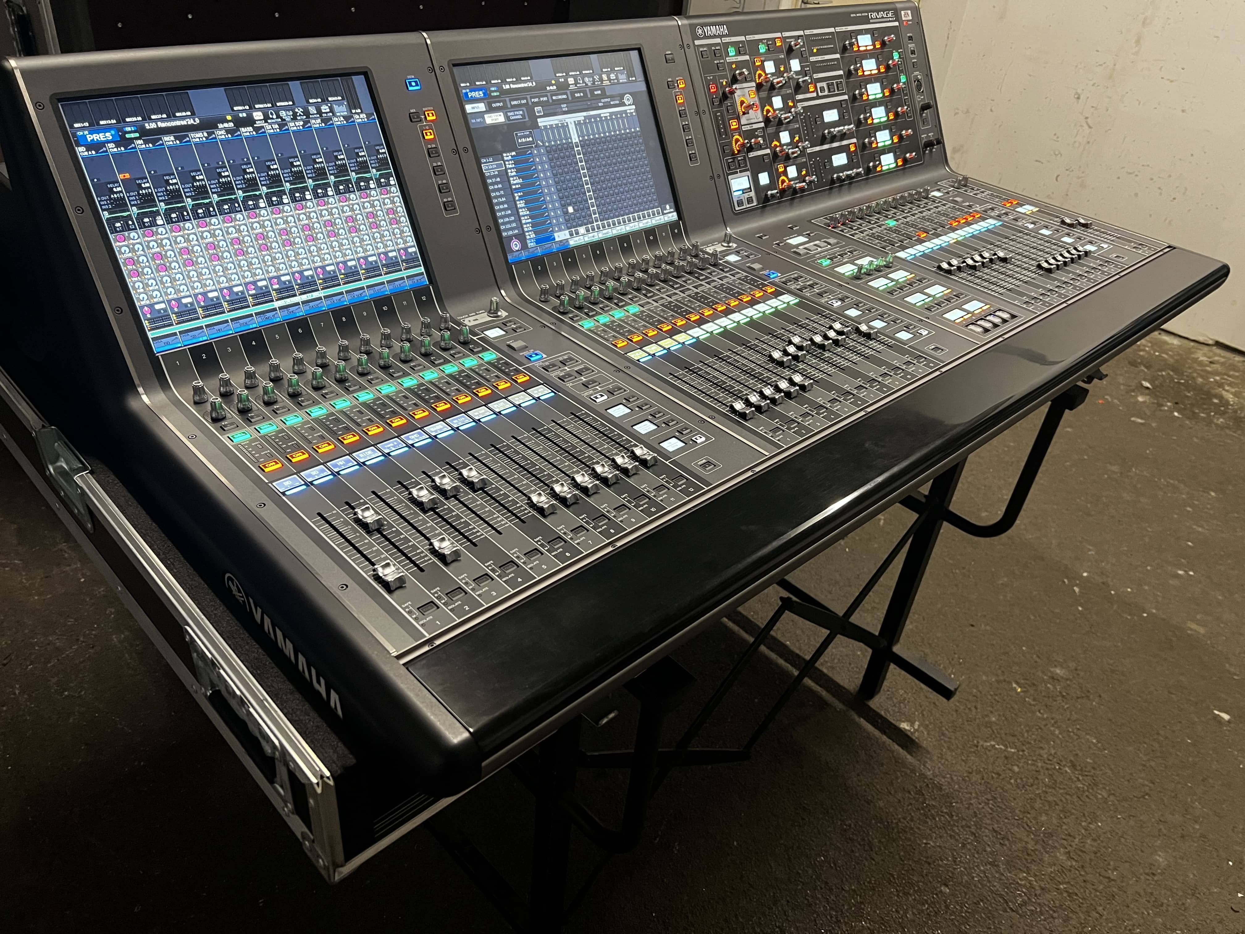 Console Yamaha PM7 - Occasion